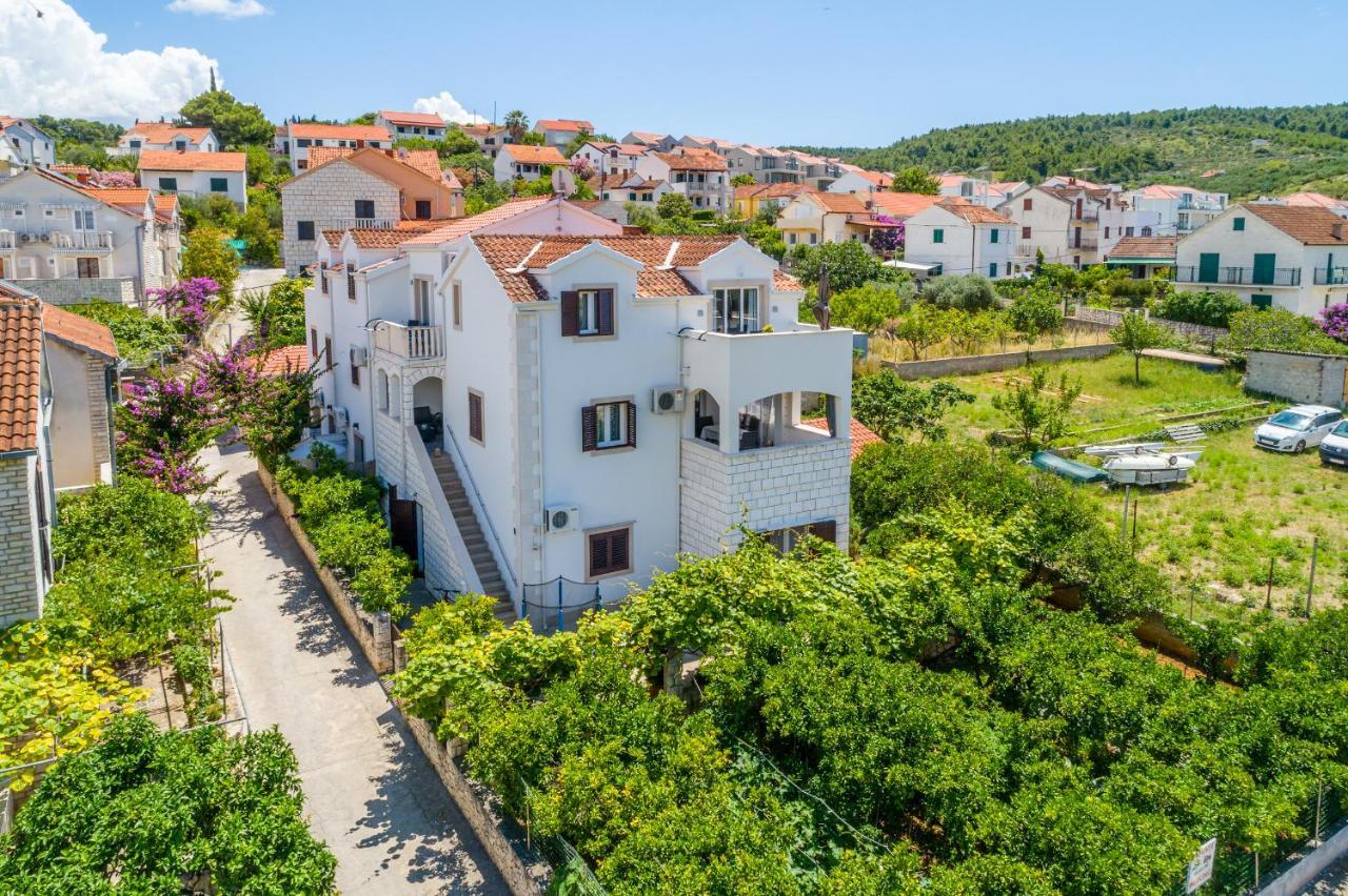Villa Dinka Sutivan Ngoại thất bức ảnh