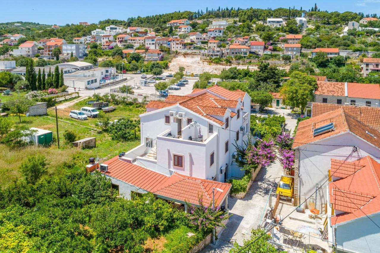 Villa Dinka Sutivan Ngoại thất bức ảnh