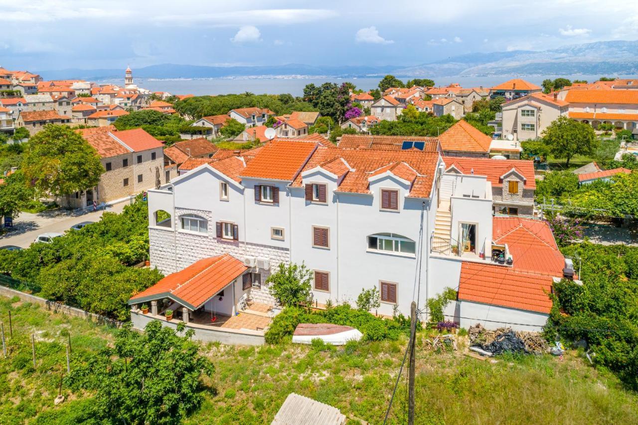 Villa Dinka Sutivan Ngoại thất bức ảnh