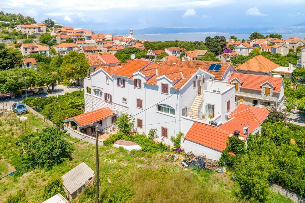 Villa Dinka Sutivan Ngoại thất bức ảnh