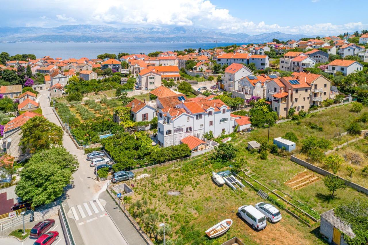 Villa Dinka Sutivan Ngoại thất bức ảnh