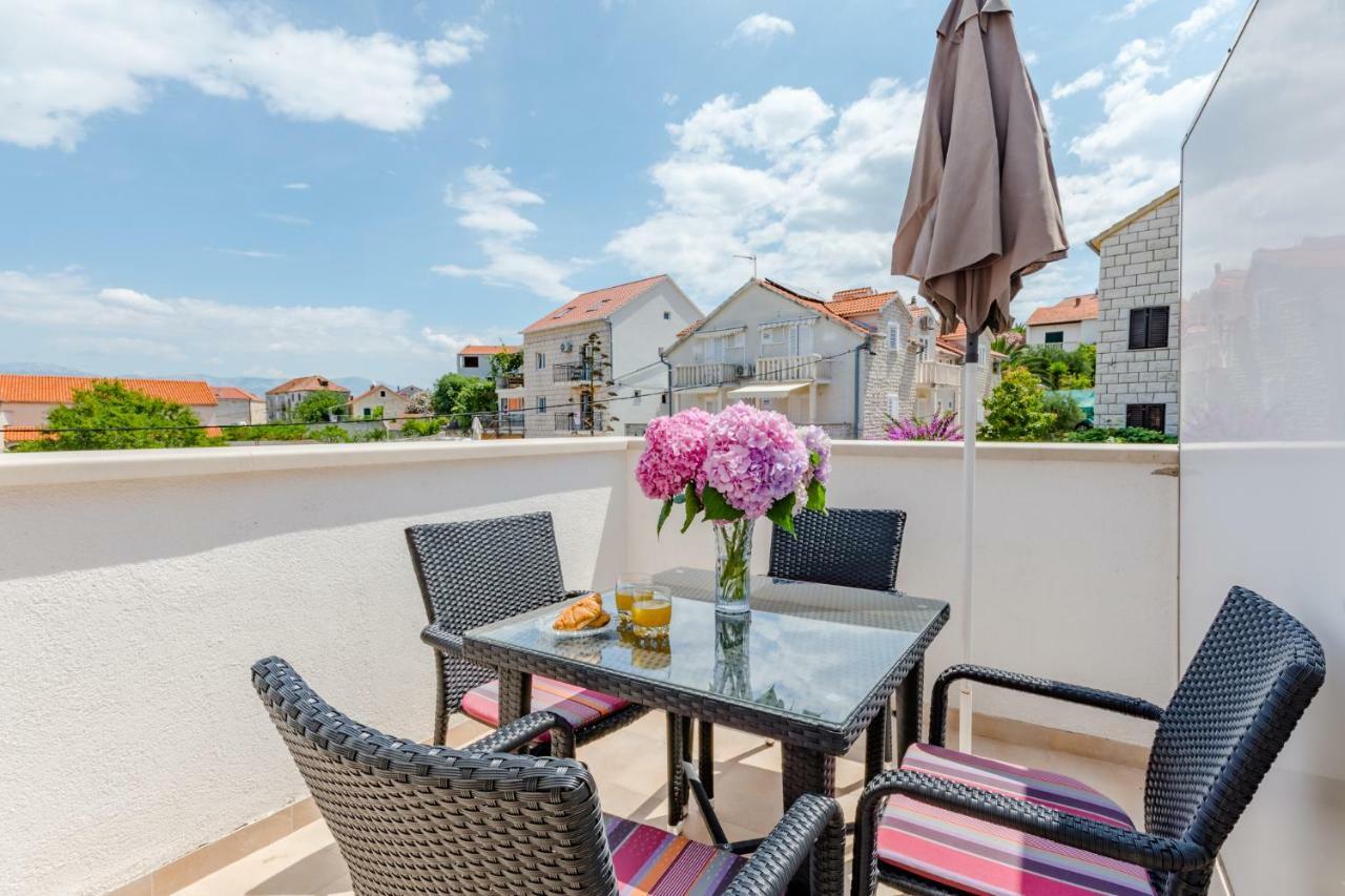 Villa Dinka Sutivan Ngoại thất bức ảnh
