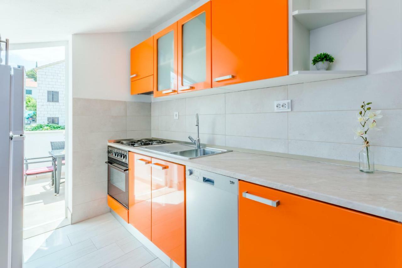 Villa Dinka Sutivan Ngoại thất bức ảnh