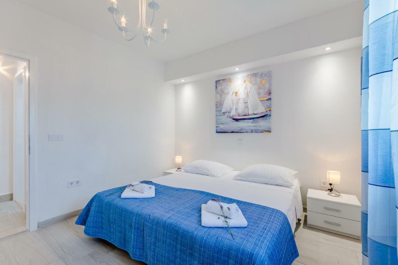 Villa Dinka Sutivan Ngoại thất bức ảnh
