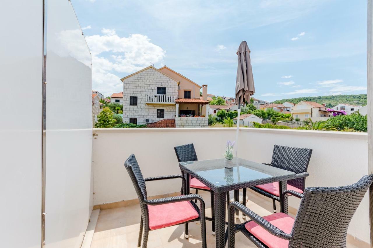 Villa Dinka Sutivan Ngoại thất bức ảnh