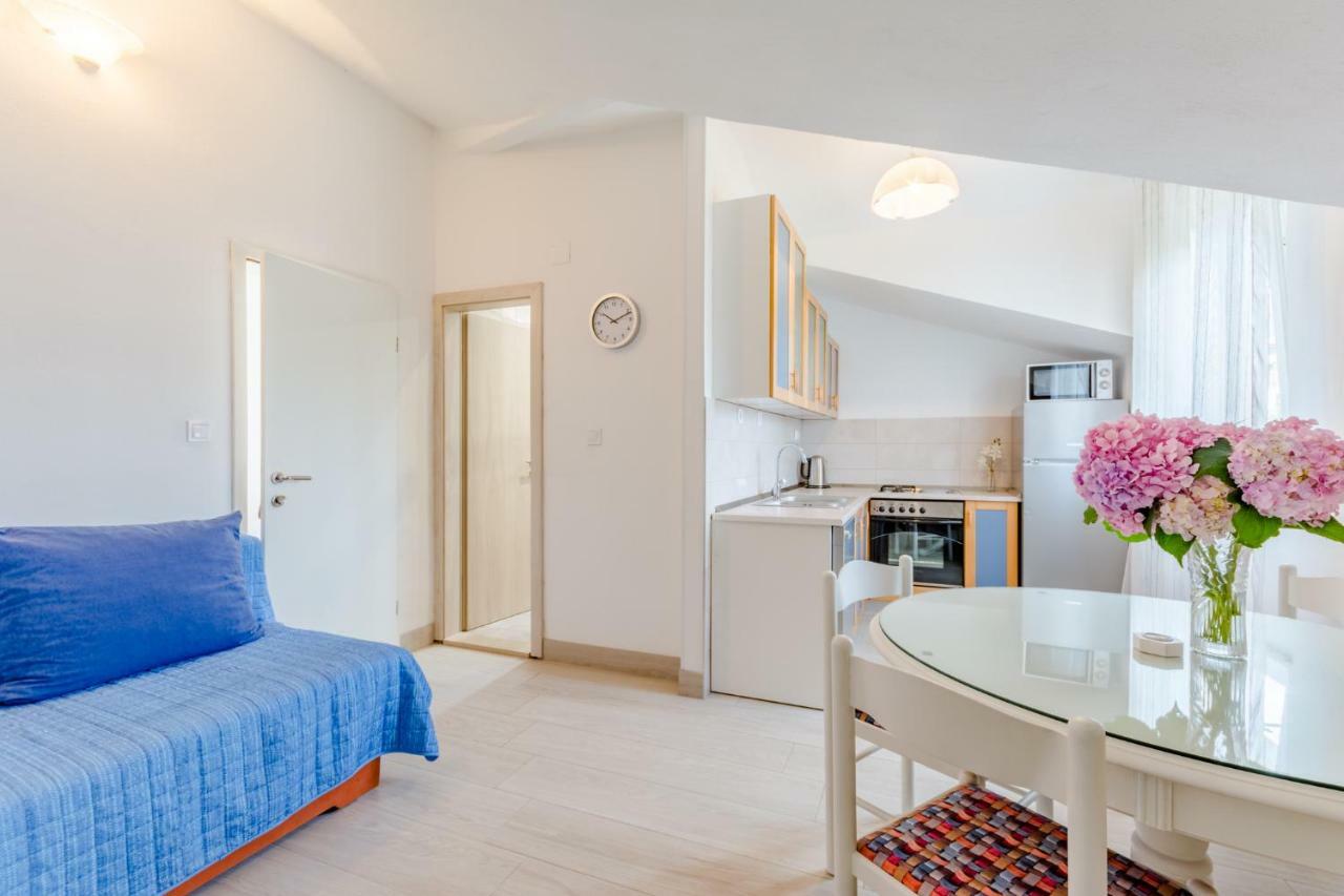 Villa Dinka Sutivan Ngoại thất bức ảnh