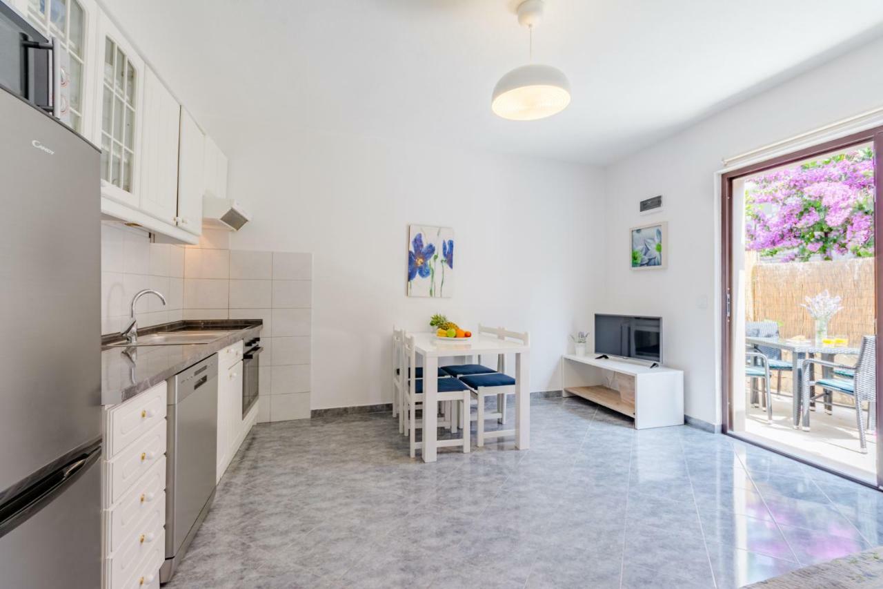 Villa Dinka Sutivan Ngoại thất bức ảnh
