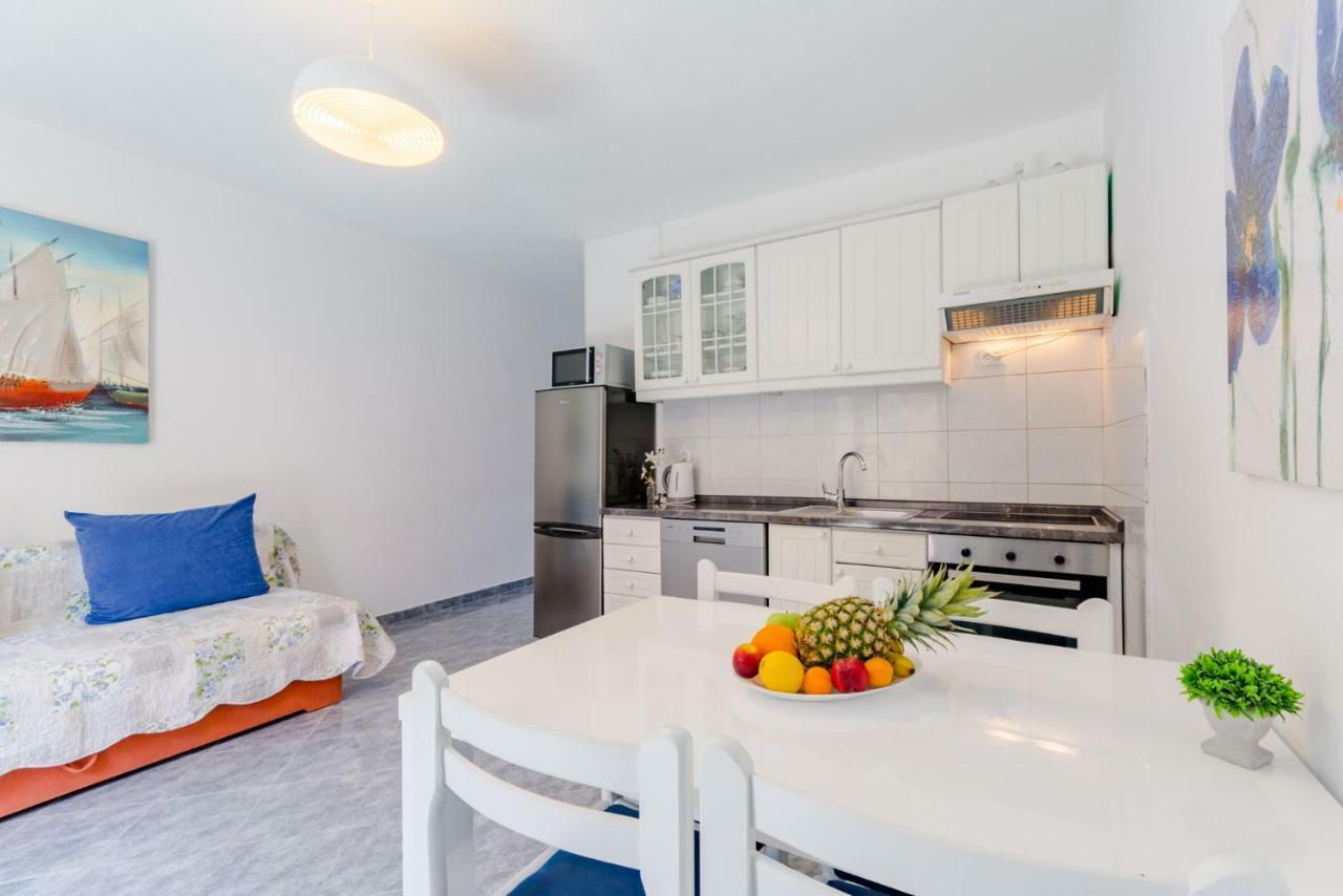 Villa Dinka Sutivan Ngoại thất bức ảnh