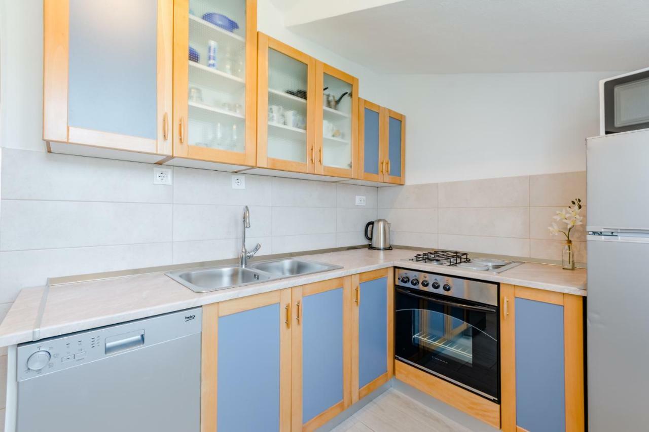 Villa Dinka Sutivan Ngoại thất bức ảnh