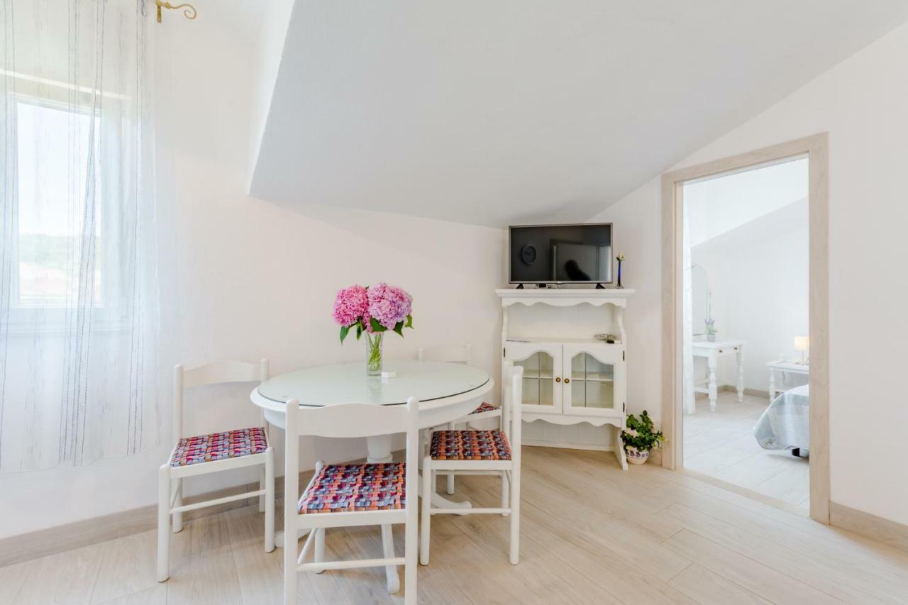 Villa Dinka Sutivan Ngoại thất bức ảnh